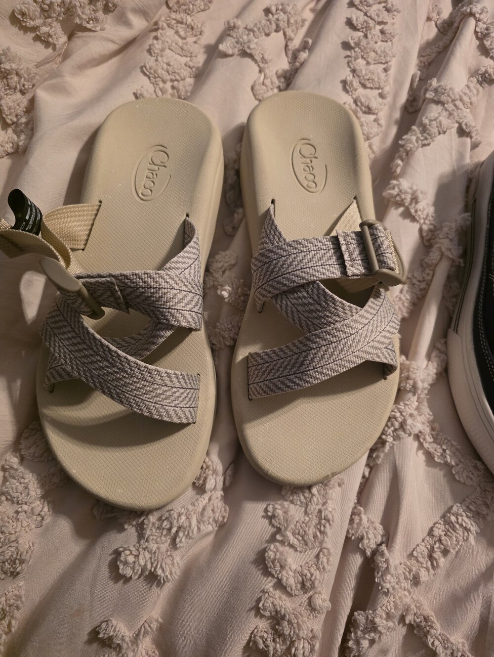 Sandles